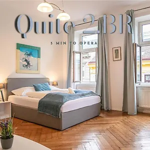 https://roomy-2br-apt-near-akh-perfect-for-longstays.vienna-besthotels.com