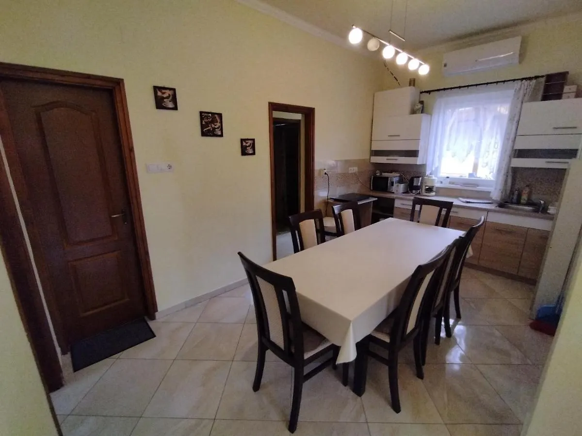 Kurucz Vendeghaz Hajduszoboszlo Apartment