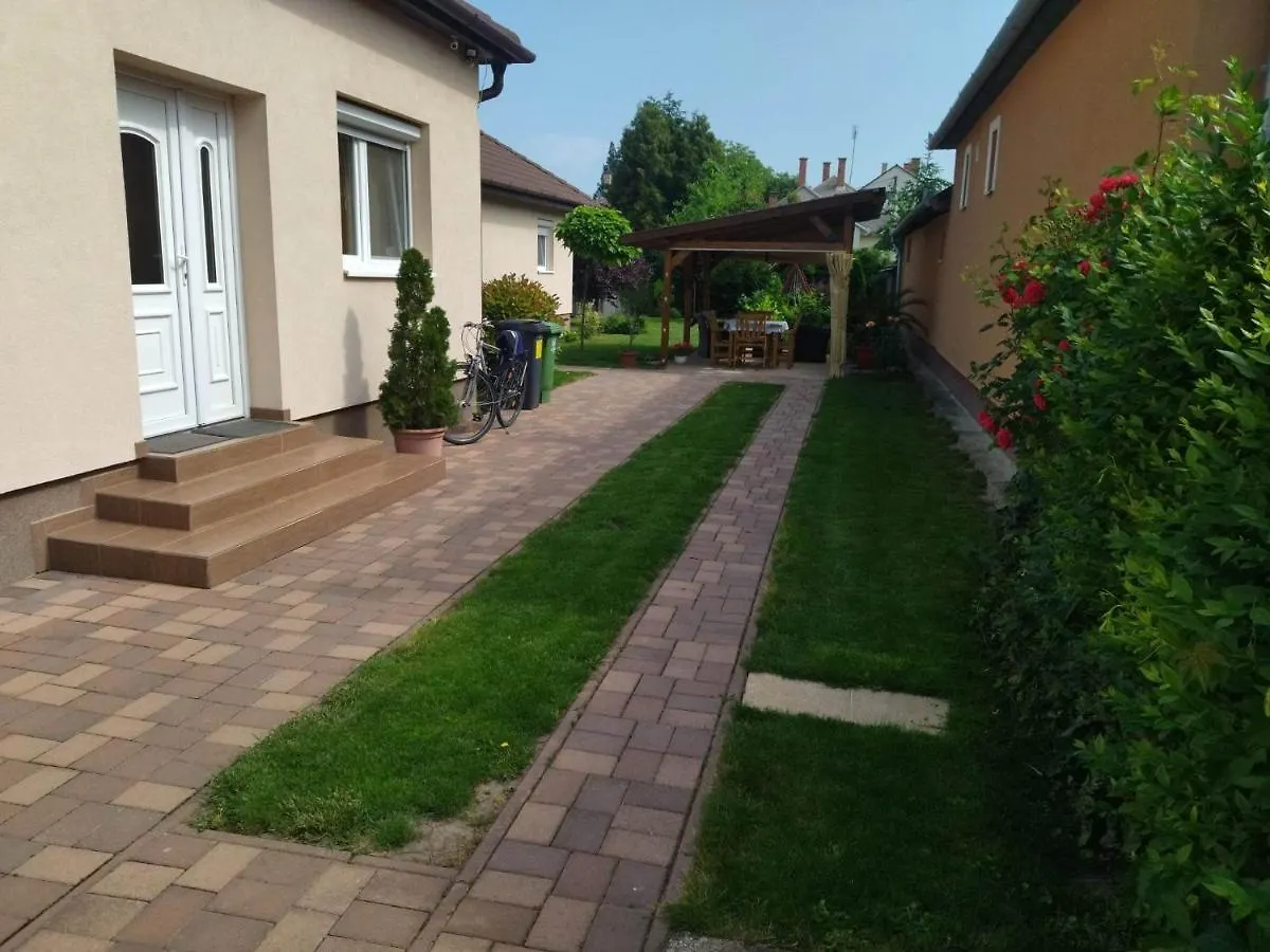 Kurucz Vendeghaz Hajduszoboszlo Apartment