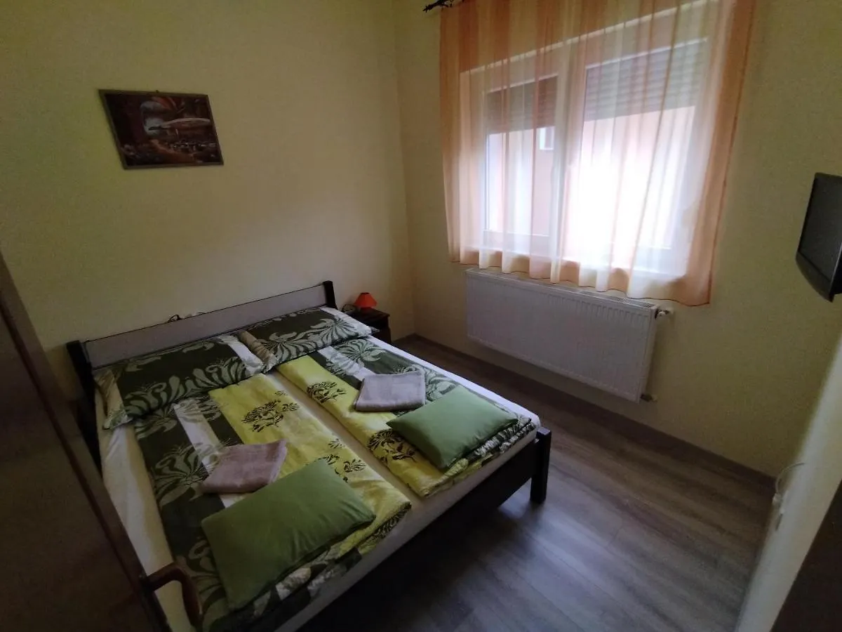 Kurucz Vendeghaz Hajduszoboszlo Apartment