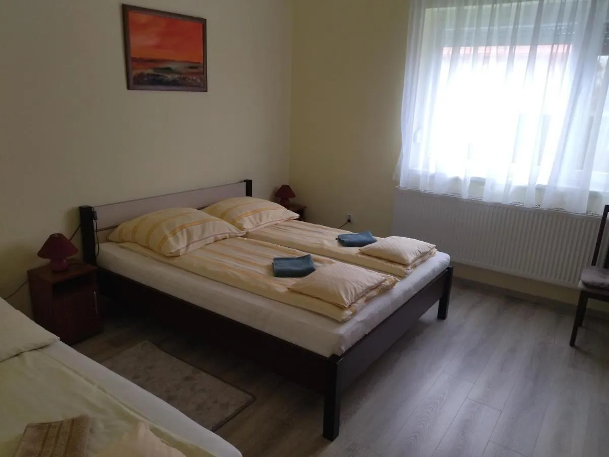 Kurucz Vendeghaz Hajduszoboszlo Apartment
